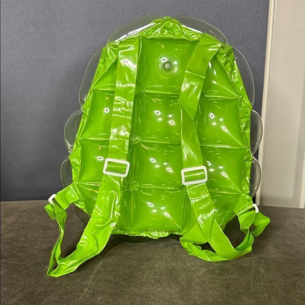 N/A green inflatable